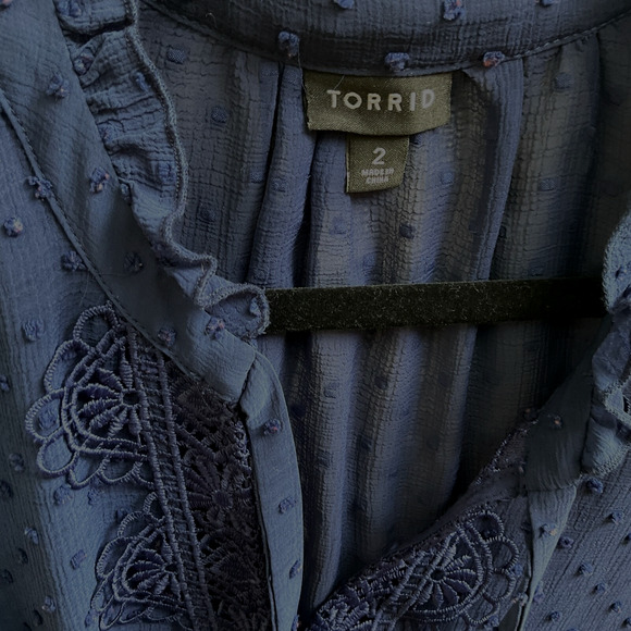 Torrid 2( 2X) Woman's Blue Long Sleeve Blouse Button Front rn# 148862 - Picture 5 of 11